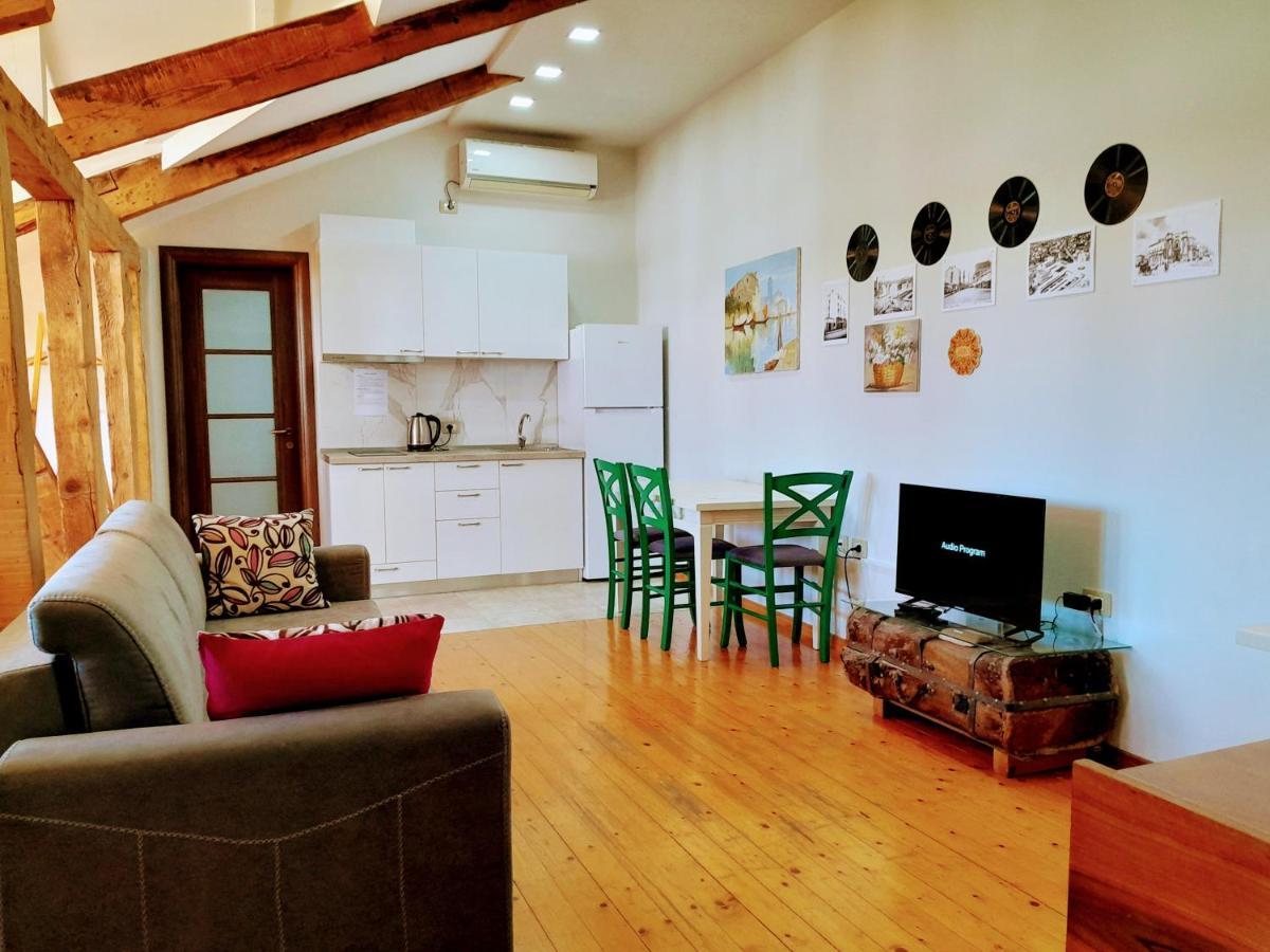 Central Loft Tiranë Luaran gambar